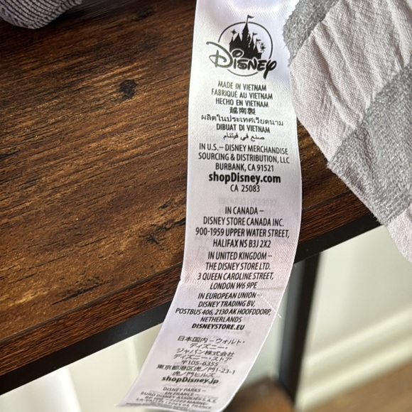 Meeko plush from Disney with long tag - like new - Picture 3 of 6